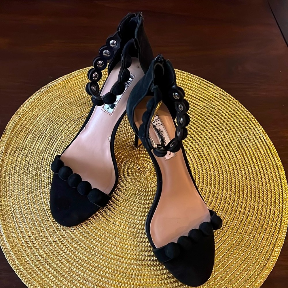 INC International Black Suede Heels Sz 6 Great Condition.